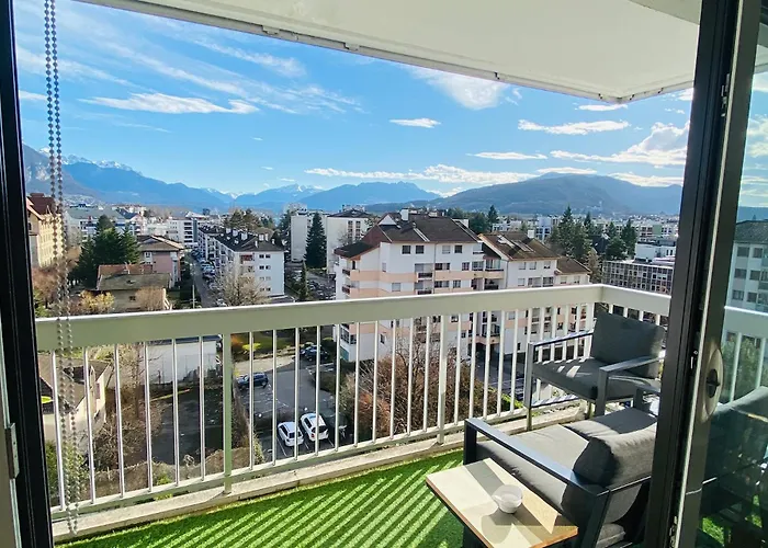 Panorama Stay, Pool, Balcony And Mountain View